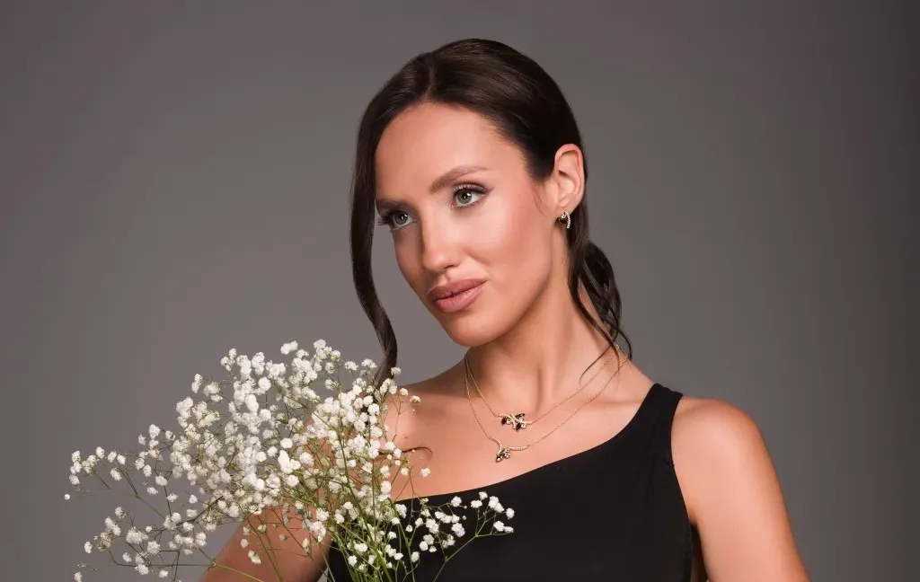 Jak dopasować kolczyki do stylizacji